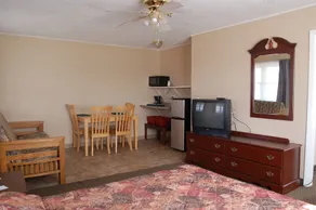 University Inn - Image 5