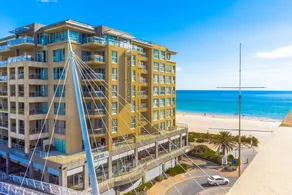 Seaview Penthouse - Image 4