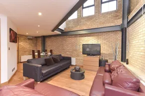 Tower Bridge Apartments - Image 4