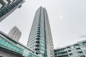 Aaira Suites at Fort York - Image 5