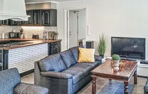 Beautiful Home in Mandal With 8 Bedrooms, Jacuzzi and Wifi - Image 2