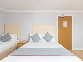 Clydesdale Hotel - Image 2