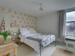 Lovely Holiday Home in old Town of Whitstable, Close to the Beach - Image 2