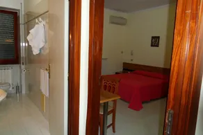 Hotel Astoria - Image 2