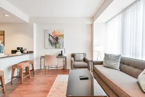 Global Luxury Suites at West End - Image 3