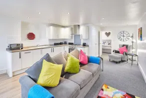 Host Stay Park Base - Image 2