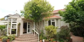 Jaqui's Garden Guesthouse - Image 3