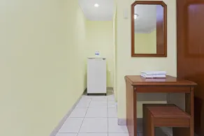 RedDoorz Near Ciputra World Kuningan - Image 3