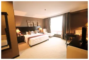 Level Hotel - Image 4