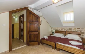 House in Žman for 14 people with 6 rooms Ref. 622555 - Image 2