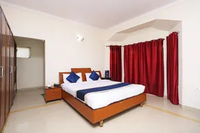 OYO 4877 Chandrasekharpur - Image 2