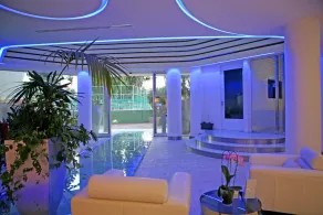 The Ermitage on the Beach - Image 3