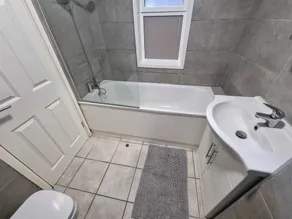 2 Bedroom Apartment in Kentish Town - Image 2