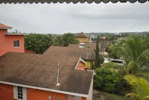 Summer Breeze Vacation Home - Image 3