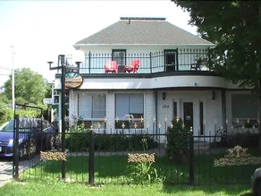 River Breeze Inn - Image 5