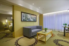 Rich Hotel - Image 2