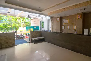 RedDoorz near RS Husada - Image 3