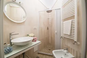 B&B Salerno Chic In Center - Image 5
