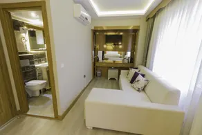 De Maison Airport Hotel - Image 2