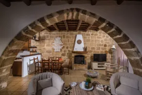 Koutouloufari House - Image 4