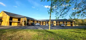 Budgetel Inn & Suites Scottsboro - Image 4