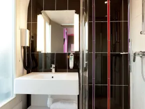 ibis Styles Paris Pigalle Montmartre - Image 2