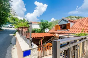 House Lazar - Image 3