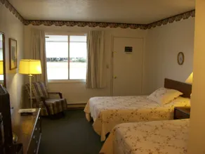 Ozark Plaza Motel - Image 5