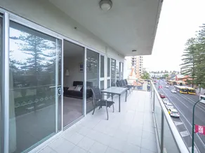 Glenelg Beachside Apartments - Image 3