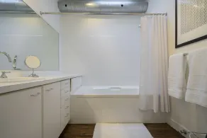 Applewood Suites - The Ossington Loft - Image 3