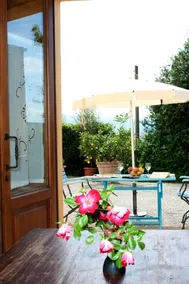 Apartment with 2 bedrooms in Castelfranco Piandisco with shared pool and furnished terrace - Image 3