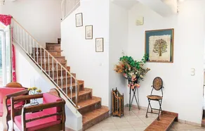 Stunning Home in Xilokastro With 5 Bedrooms, Outdoor Swimming Pool and Swimming Pool - Image 4