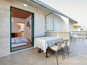 Apartment Vujina with terrace - Image 4