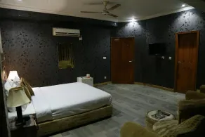Safari Hotel Mall Road - Image 5
