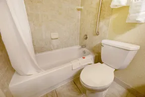 OYO Hotel East Hanover NJ-10 - Image 4