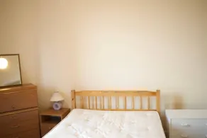 Traditional 2 Bedroom Apartment - Image 4