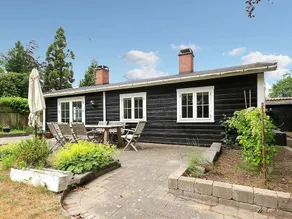 Plush Holiday Home in Hovedstaden With Terrace - Image 5