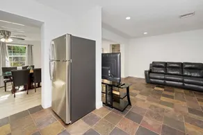 New Private Green Oasis 3br-3bapatio, Private Parking Clean & Cozy - Image 3