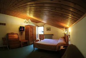 Hotel Cristina - Image 5