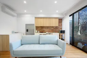 Designer Taste 2BR Townhouse@hawthorn - Image 3