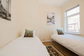 Olive House - Image 4