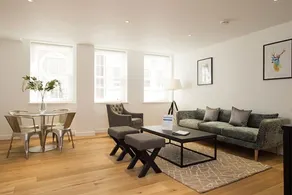 Urban Stay Lovat Lane Apartments - Image 4