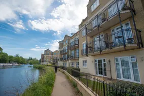 Celador Apartments - Regents Riverside Serviced Apartments - Image 3