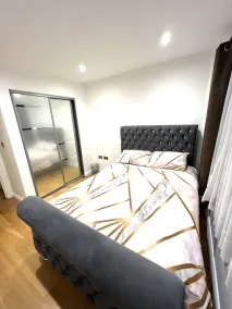 Charming 1-bed Apartment in London - Image 2