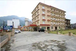Hotel Jagdamba by OYO Rooms - Image 4