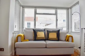 Three Bedroom Penthouse in Brighton - Image 4
