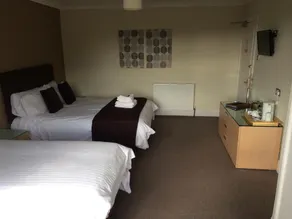 No 2 Troon Road Bed & Breakfast - Image 3