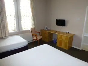 Prince Hotel - Image 4