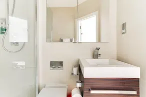 Beautiful 2BR Home in Wimbledon Village W/parking - Image 3