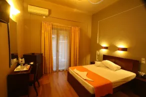 CENTRAL HOTEL - Image 5
